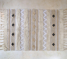 Load image into Gallery viewer, Textured Rug with Panels &amp; Braided Tassels
